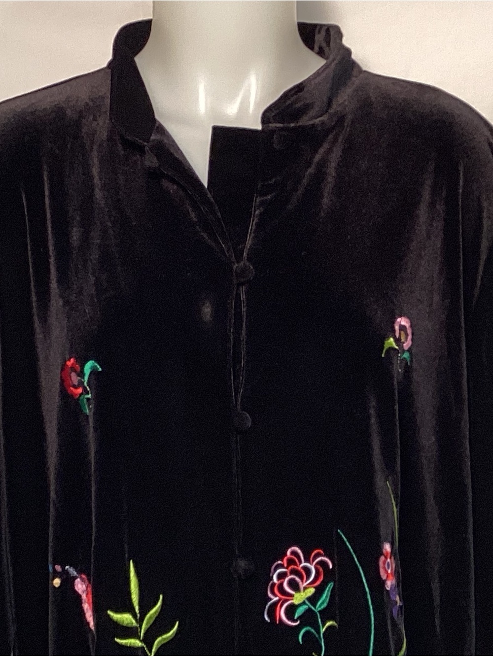 Black Velour Embroidered Susan Graver Floral Button Up Jacket Women’s Size 1X - Picture 10 of 12